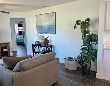 216 Ne 3rd Street - Photo Thumbnail 17