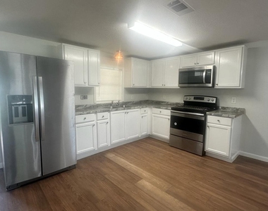 125 Kellum Street - Photo Thumbnail 11