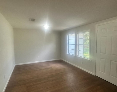 125 Kellum Street - Photo Thumbnail 13