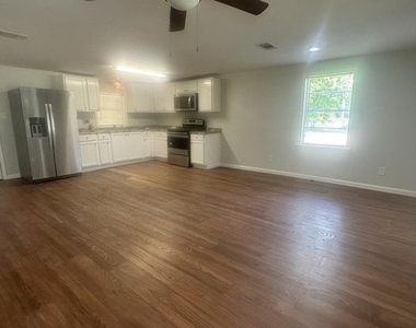 125 Kellum Street - Photo Thumbnail 10