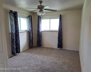 1417 Powell Avenue - Photo Thumbnail 6
