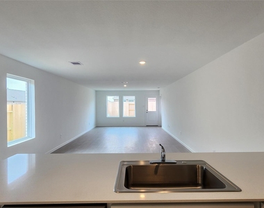 16723 Old Wagon Way - Photo Thumbnail 6