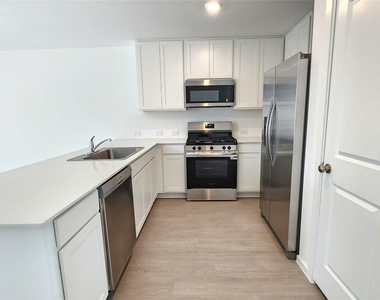 16723 Old Wagon Way - Photo Thumbnail 5