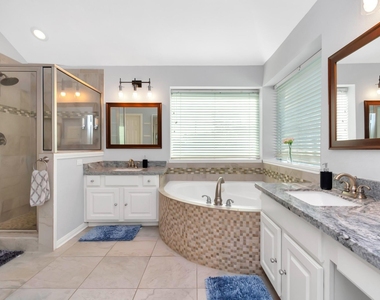 10007 Hickory Trail Lane - Photo Thumbnail 19