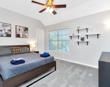 10007 Hickory Trail Lane - Photo Thumbnail 24