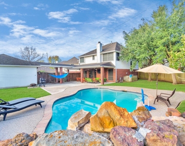 10007 Hickory Trail Lane - Photo Thumbnail 34