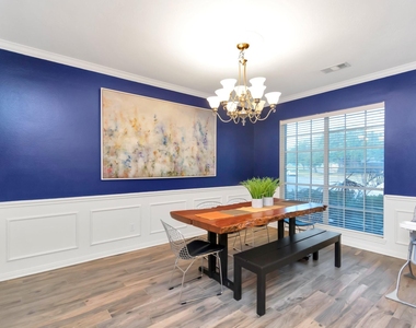 10007 Hickory Trail Lane - Photo Thumbnail 13