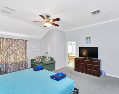 10007 Hickory Trail Lane - Photo Thumbnail 17