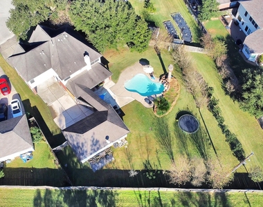 10007 Hickory Trail Lane - Photo Thumbnail 30