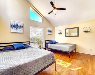 8111 Pine Green Lane - Photo Thumbnail 19