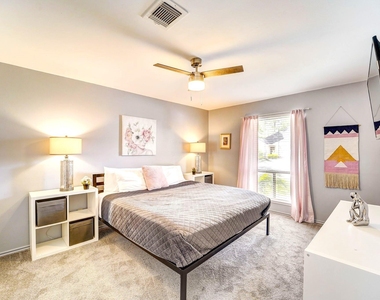8111 Pine Green Lane - Photo Thumbnail 29