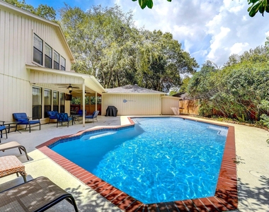 8111 Pine Green Lane - Photo Thumbnail 44