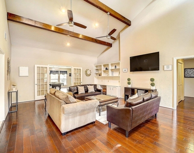 8111 Pine Green Lane - Photo Thumbnail 8