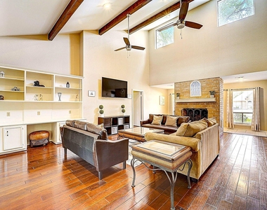 8111 Pine Green Lane - Photo Thumbnail 16