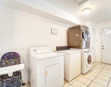8111 Pine Green Lane - Photo Thumbnail 15