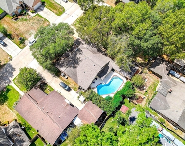 8111 Pine Green Lane - Photo Thumbnail 46