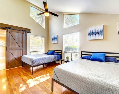 8111 Pine Green Lane - Photo Thumbnail 20