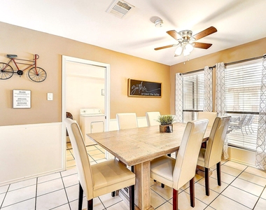 8111 Pine Green Lane - Photo Thumbnail 10