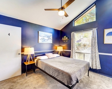 8111 Pine Green Lane - Photo Thumbnail 28