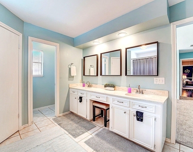 8111 Pine Green Lane - Photo Thumbnail 35