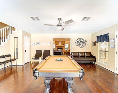 8111 Pine Green Lane - Photo Thumbnail 17