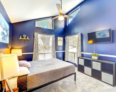 8111 Pine Green Lane - Photo Thumbnail 27