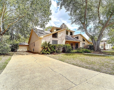 8111 Pine Green Lane - Photo Thumbnail 38