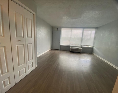 515 Bon Air Street - Photo Thumbnail 2