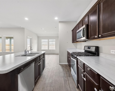 20926 Belmont Village Way - Photo Thumbnail 11