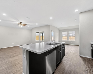 20926 Belmont Village Way - Photo Thumbnail 10