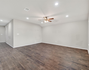 20926 Belmont Village Way - Photo Thumbnail 32