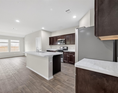20926 Belmont Village Way - Photo Thumbnail 7