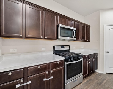 20926 Belmont Village Way - Photo Thumbnail 12
