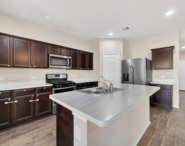 20926 Belmont Village Way - Photo Thumbnail 16