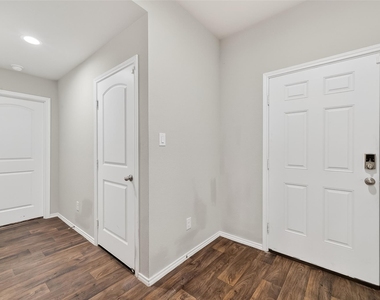 20926 Belmont Village Way - Photo Thumbnail 26