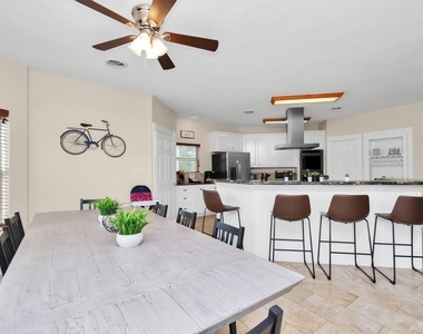 1730 Lakeshore Drive - Photo Thumbnail 8