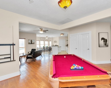 1730 Lakeshore Drive - Photo Thumbnail 17
