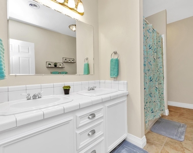1730 Lakeshore Drive - Photo Thumbnail 28