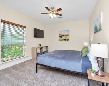 1730 Lakeshore Drive - Photo Thumbnail 25