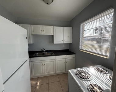 310 Farnol Street Sw - Photo Thumbnail 5