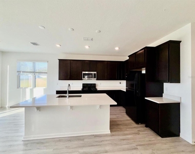 1209 Mattie Pointe Boulevard - Photo Thumbnail 7