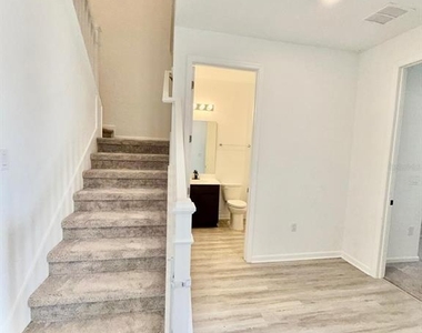 1209 Mattie Pointe Boulevard - Photo Thumbnail 18