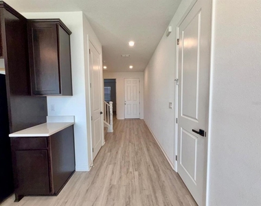 1209 Mattie Pointe Boulevard - Photo Thumbnail 3