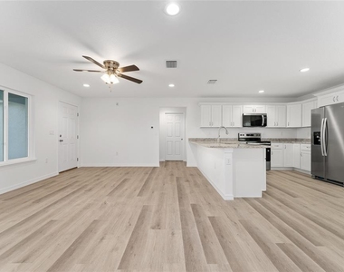 13119 Ne 7th Loop - Photo Thumbnail 13