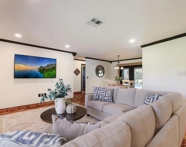 2077 Racimo Drive - Photo Thumbnail 2