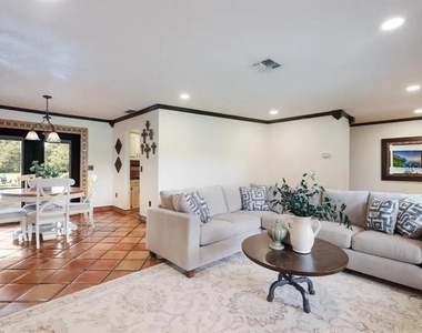 2077 Racimo Drive - Photo Thumbnail 6
