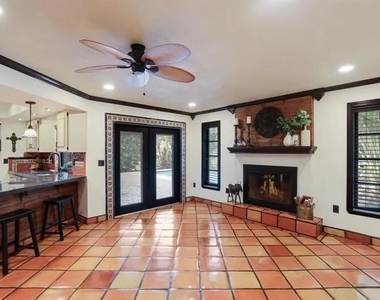 2077 Racimo Drive - Photo Thumbnail 5