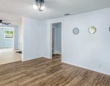 912 E Carolina Ave - Photo Thumbnail 8