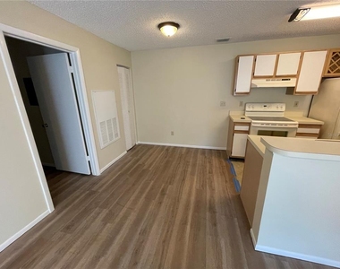711 Sugar Bay Way - Photo Thumbnail 4