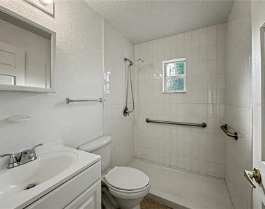612 Kensington Street - Photo Thumbnail 9